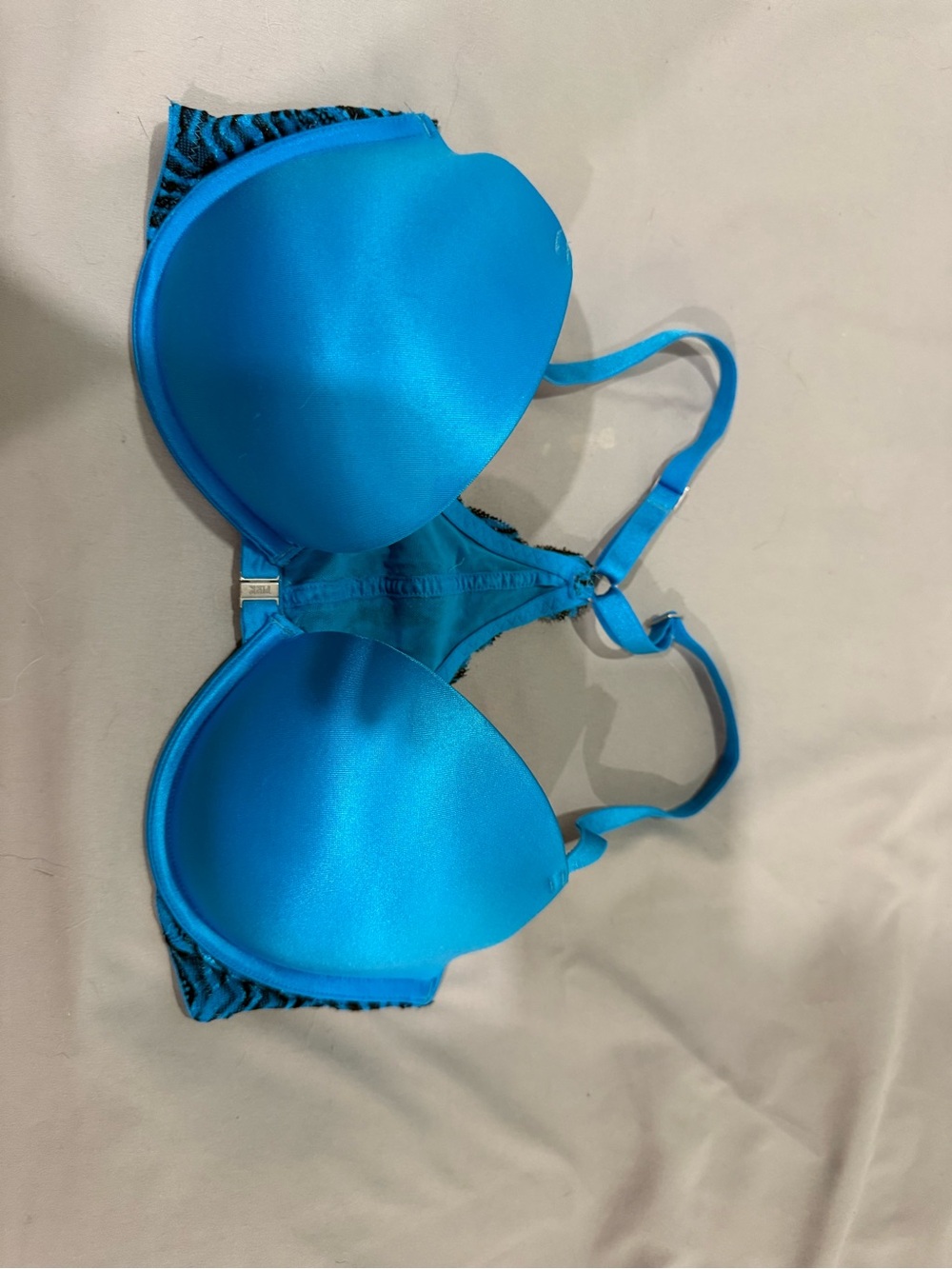 Victorias Secret Women’s Smooth T-Shirt Bra in Bright Turquoise